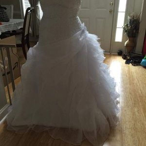 Sweetheart neckline wedding dress